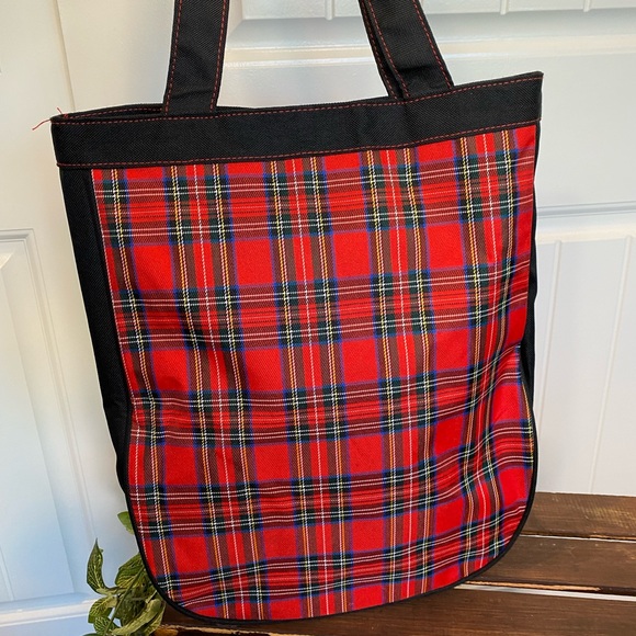 Like New!  Adorable Embroidered Winnie The Pooh Plaid durable Tote - Picture 5 of 11